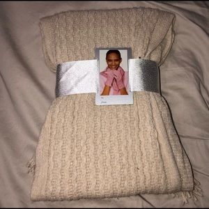 Scarf and glove set 🌸